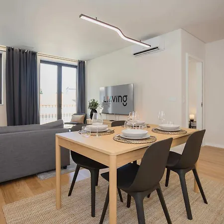 Liiiving In - Mercatus D Apartman *