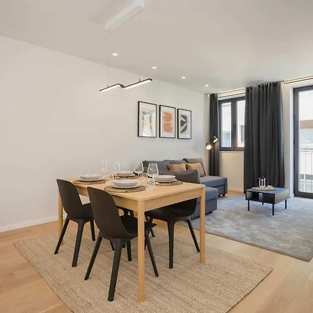 Apartman Liiiving In - Mercatus D